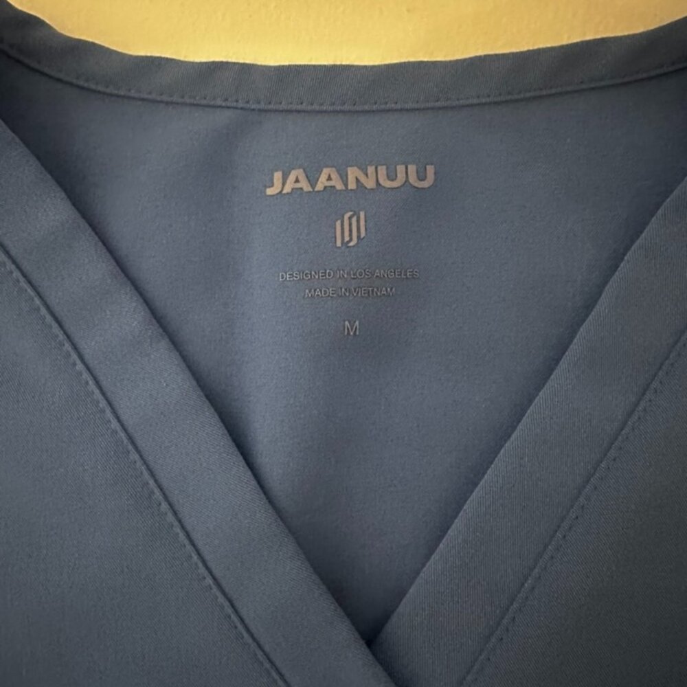 Jaanuu Light "Ceil" Blue scrub set M/MT